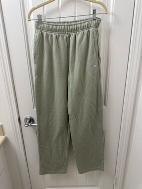 ALO Yoga Sage Green Accolade Straight Leg Pants